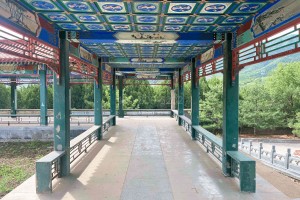 北京市海淀区温泉墓园园区长廊图