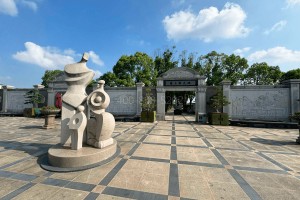 上海市浦东区长桥山庄特色雕像图