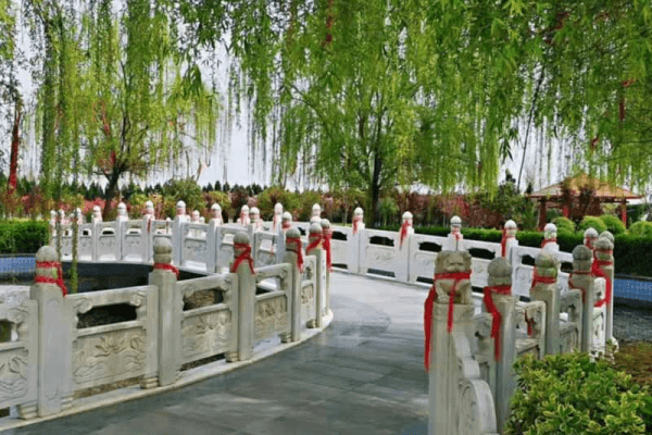 西安市阎良区汉皇树葬墓园园区石桥图
