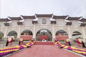 西安市灞桥区汉陵墓园大门图