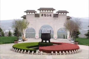 西安市灞桥区汉陵墓园大门图
