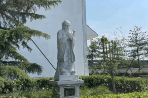 选墓小助手马先生对麒麟山安息园的评价