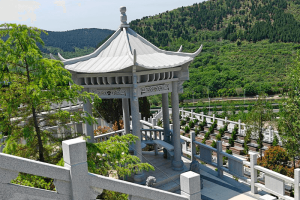 济南市市中区官山陵园园区休息亭