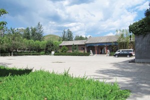 保定市易县世界华侨陵园园区环境图