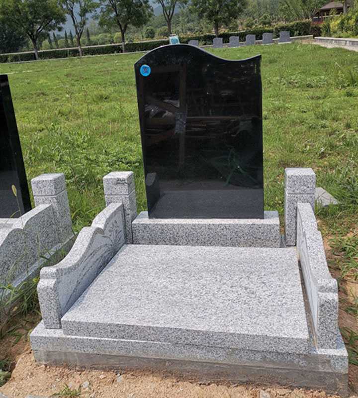 郑州市登封市莲花山人文纪念公园传统立碑墓型3号